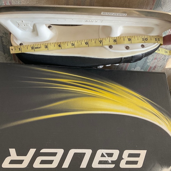 Classic Black Ice Skates - Picture 9 of 9